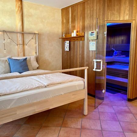 Private Spa Mit Sauna Und Whirlpool Schrozberg 外观 照片