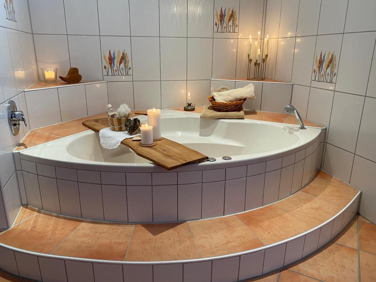 Private Spa Mit Sauna Und Whirlpool Schrozberg 外观 照片